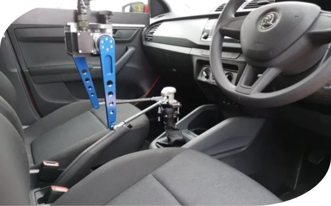 Gear changing robot